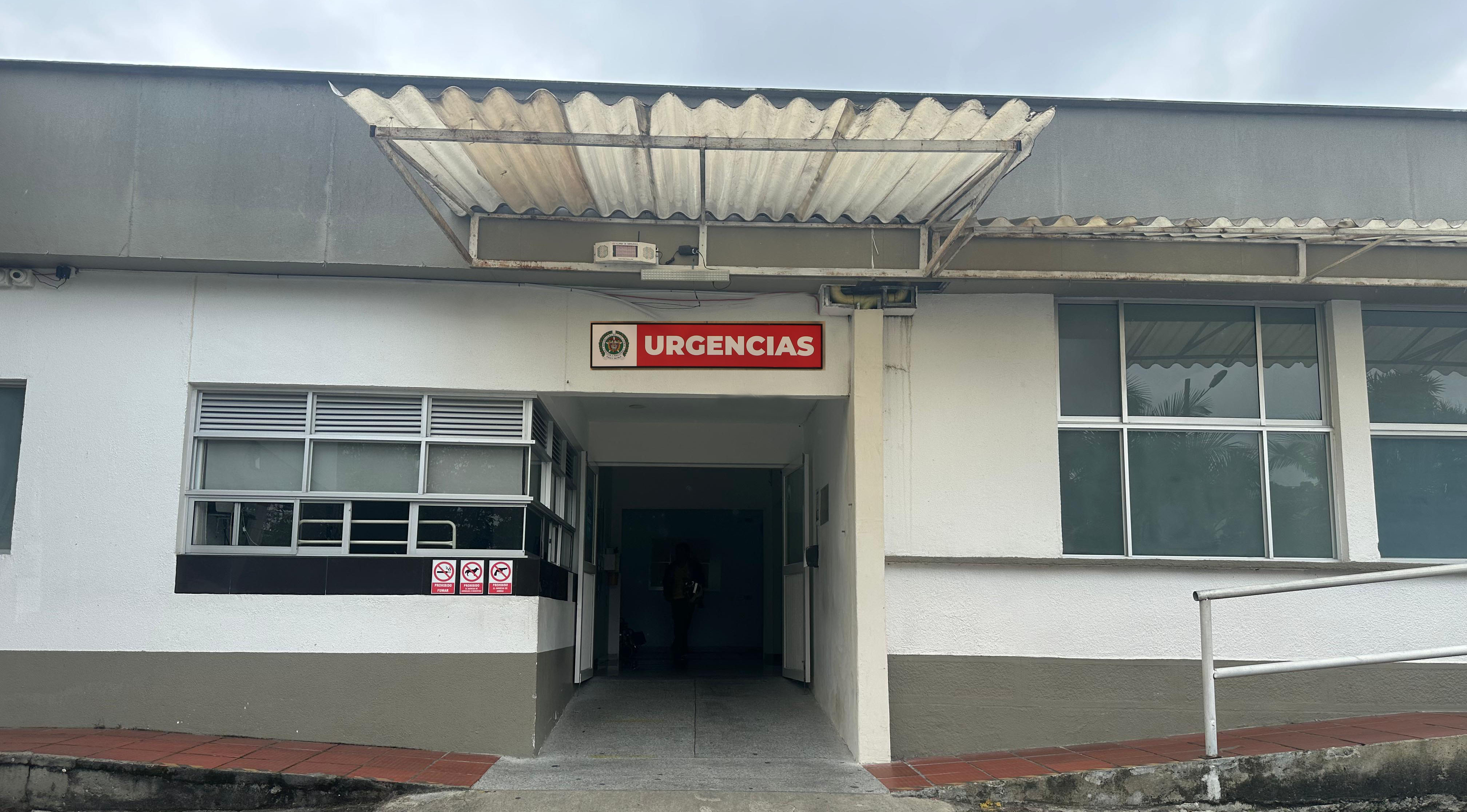 fachada_letrero_urgencias_caldas