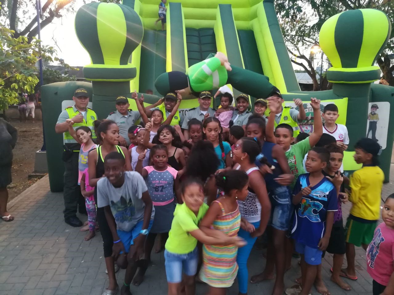 La Policía Nacional pone en marcha la estrategia institucional de convivencia y seguridad ciudadana Comandos Situacionales en el Departamento Archipiélago de san Andrés Islas