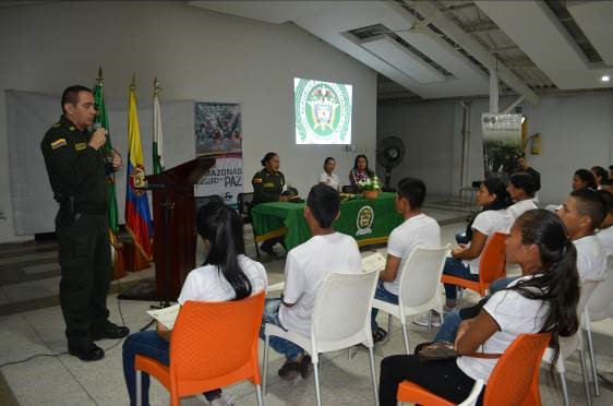 40 adolescentes de varias instituciones educativas 