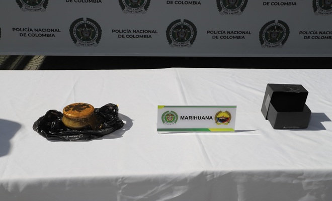 marihuana envuelta de cinta vinipel