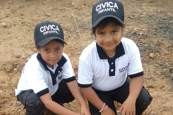 Siembra de 600 árboles eco parque cerro de las banderas