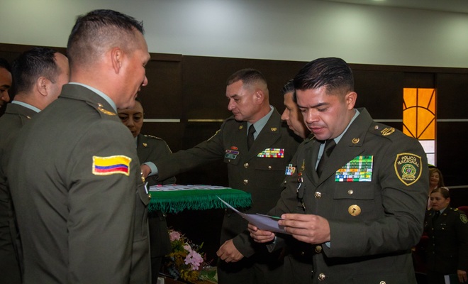 Reconocimiento al mejor oficial de la ESJIM del año 2025