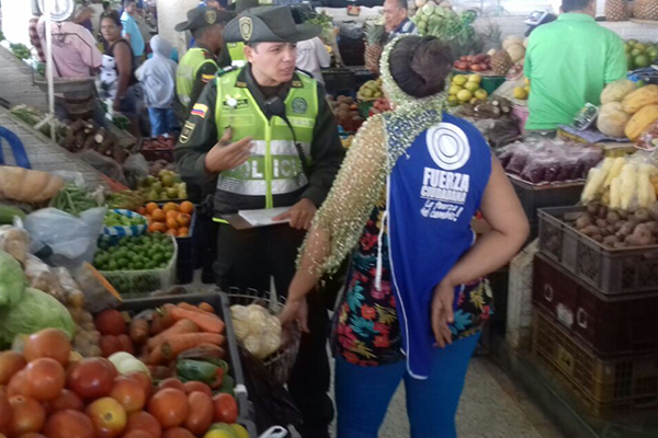 La Policía Ambiental crea conciencia en el buen uso y manipulación de alimentos
