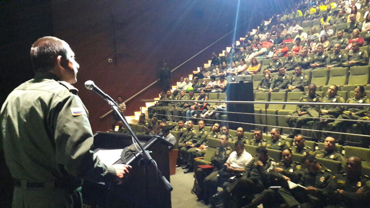 La Policía Nacional de Colombia a través de la Metropolitana del Valle de Aburrá, en concordancia con el artículo 78 de la ley 1474 de 2011, con el propósito de hacer pública la gestión adelantada durante la vigencia 2016 y como parte del ejercicio de transparencia en la administración pública, invitó a la comunidad a la rendición de cuentas mediante audiencia pública desarrollada el pasado 22 de marzo en el Museo de Arte Moderno de Medellín ubicado en la carrera 44 Nro. 19A-100, Ciudad de Río.   Dicha acti