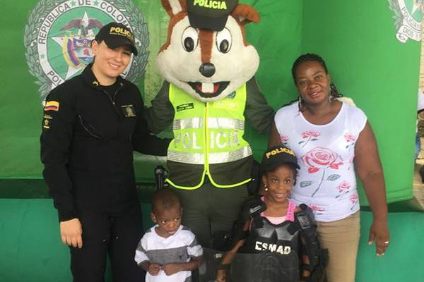 Policía celebra mes de los niños en tratamiento médico oncológico