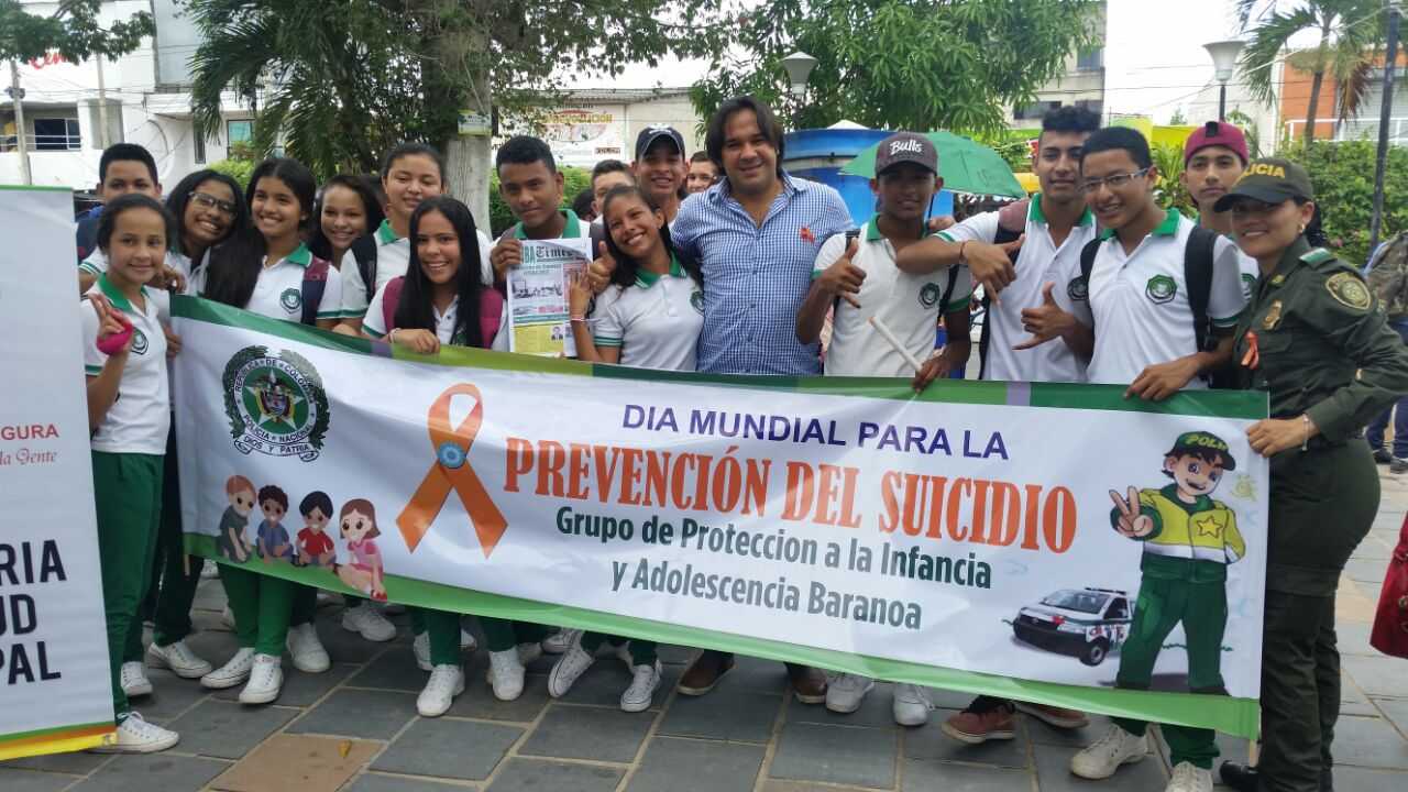 Policía de infancia hace el lanzamiento del día mundial para la prevención al suicidio