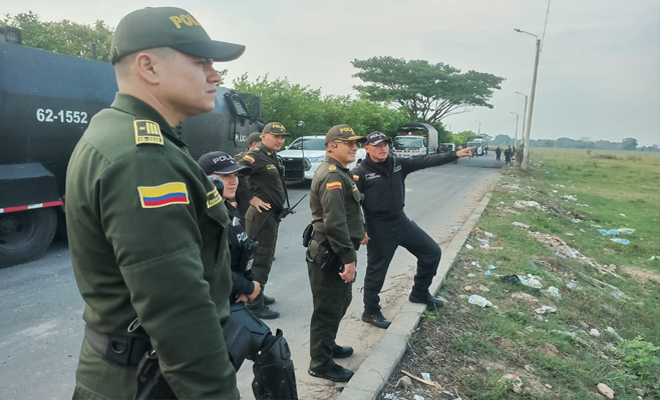 Hoy, más de 185 mil hombres y mujeres protegen a más de 52 millones de colombianos, demostrando disciplina, valentía y amor por la patria. 