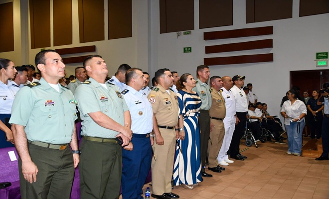 Autoridades presencian ceremonia en el auditorio la vorágine