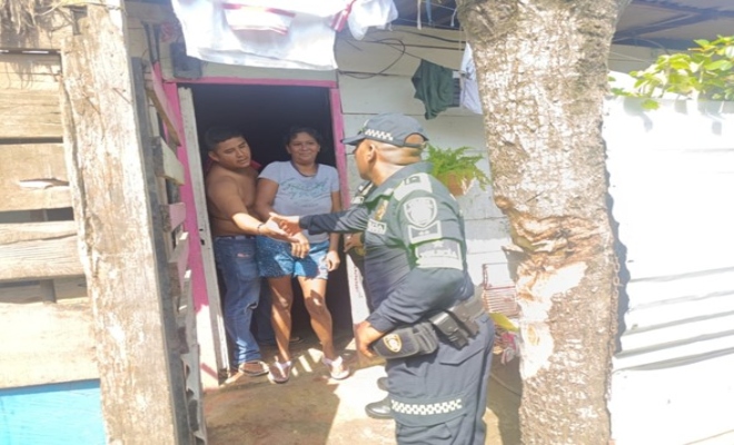 uniformados realizan campaña contra la delincuencia