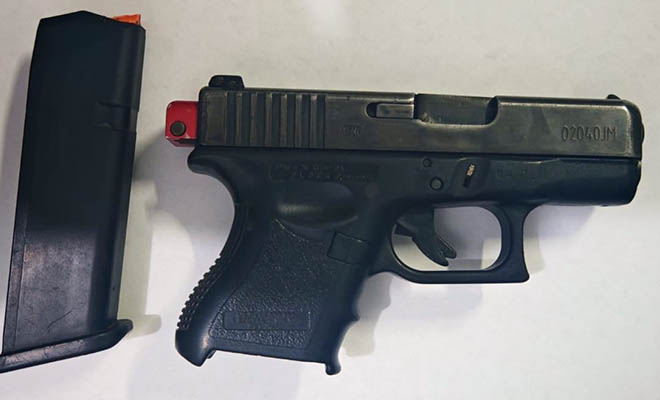 capturado un sujeto con una pistola Glock