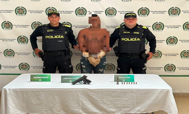 Policía y capturado