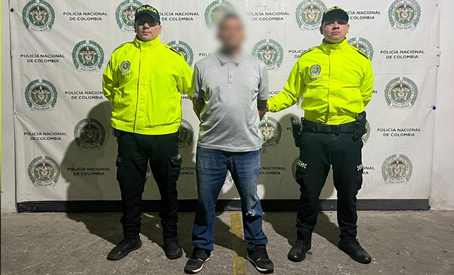 Capturado custodiado por dos polic&iacute;as de la DIJIN
