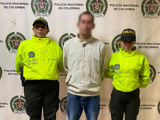 Capturado conductor de bus que presuntamente habría abusado de una mujer y colisionado 10 vehículos