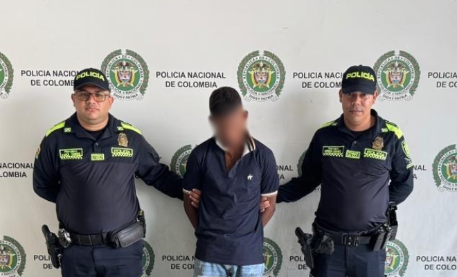 dos polic&iacute;as y un capturado por hurto