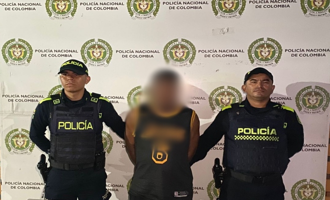 Dos polic&iacute;as, un capturado