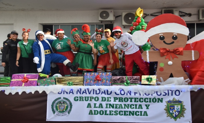 Caravanas Navide&ntilde;as de la Polic&iacute;a Nacional recorren Cartagena