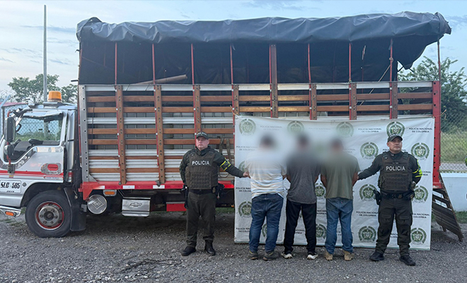 Captura en flagrancia de tres personas y la incautaci&oacute;n de 1.525 galones de hidrocarburo tipo gasolina