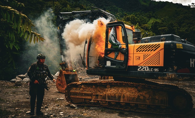 Destrucción de maquinaria empleadas para minería ilegal