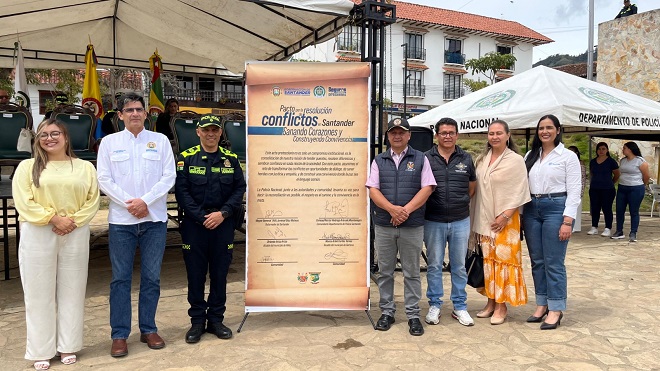 Firma pacto de convivencia