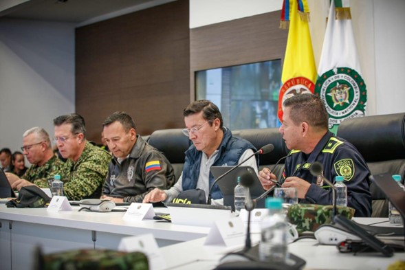 Fotografia señor Registrador, señor Ministro de la Defensa Nacional y señor Director General de la Policía Nacional