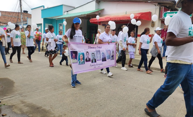 Acompañamos la marcha por la memoria de las víctimas del conflicto armado interno