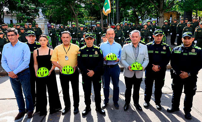 Ceremonia de lanzamiento de la estrategia biceterritorios seguros junto a las autoridades político administrativas