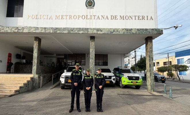 tres señores oficiales de la policía nacional en la metropolitana de san jerónimo de montería