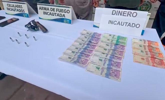 La Policía recuperó el dinero hurtado e incautó un revólver, munición, celulares y el vehículo utilizado en la huida. Tres de los capturados continúan vinculados al proceso en libertad.