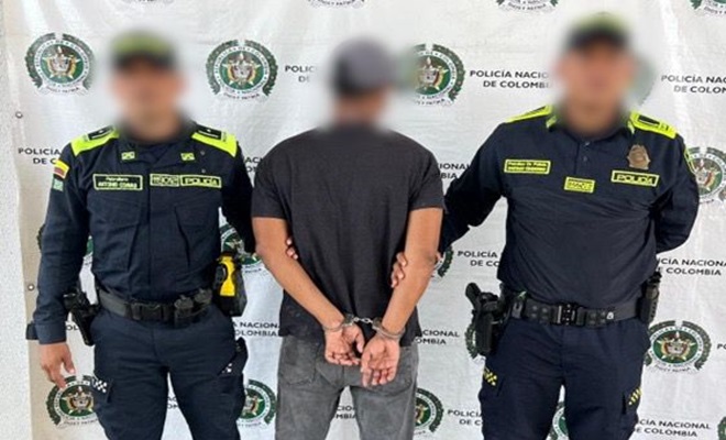 Dos polic&iacute;as y un ciudadano capturado