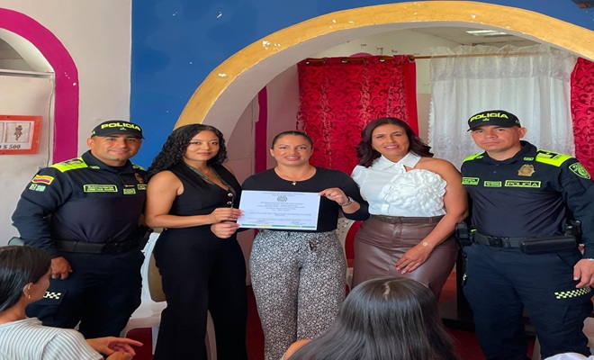 Policias acompañan Graduacion 