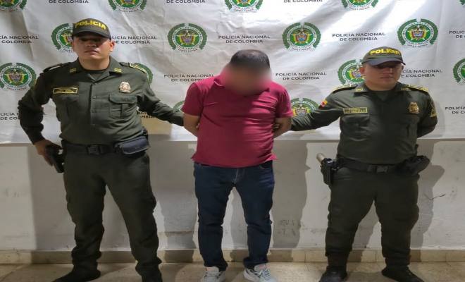 Policía detiene en vía pública a hombre requerido por fabricación y tráfico de armas