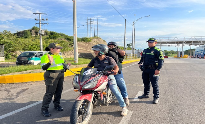 Policía Nacional en Neiva refuerza controles viales en el puente de Reyes