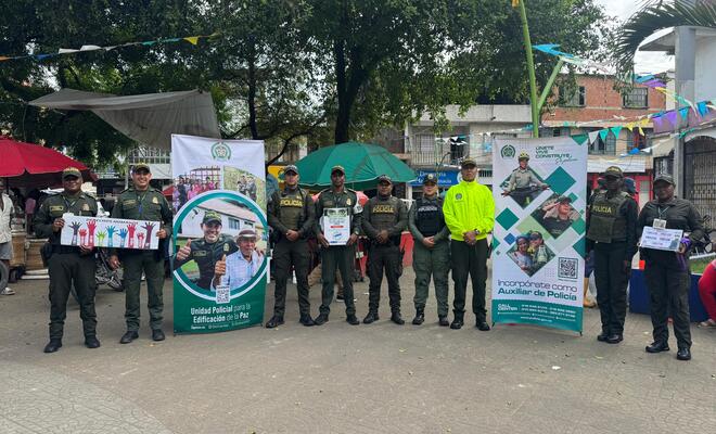 Policias con elementos para prevenir la estigmatizaci&oacute;n y el reclutamiento forzado en Tumaco