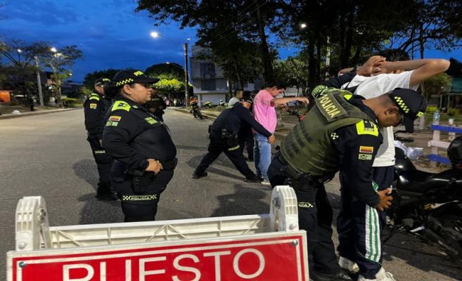 Puestos de verificación a personas y vehículos