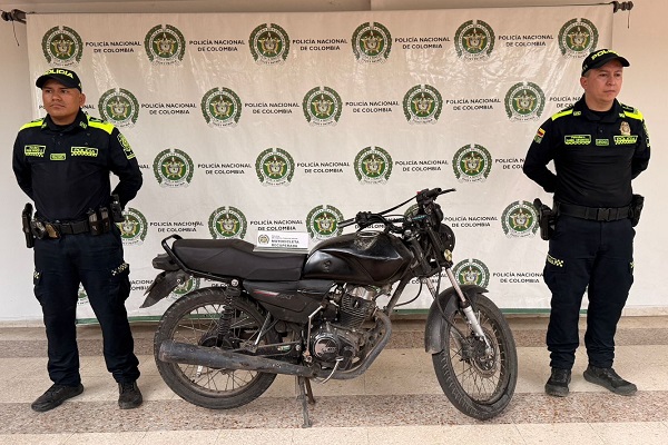 Recuperada motocicleta hurtada en zona boscosa de Neiva