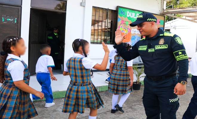 La Policía Metropolitana fortaleció la confianza en las aulas con mensajes de esperanza y educación, reafirmando su compromiso con la niñez monteriana.