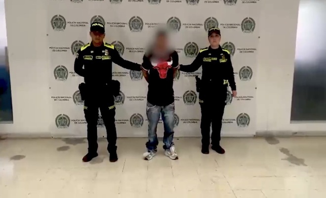 dos polic&iacute;as y un capturado en el centro 
