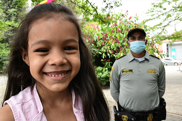 Con apoyo de la clínica oftalmológica ayudamos a la hermosa Antonella 