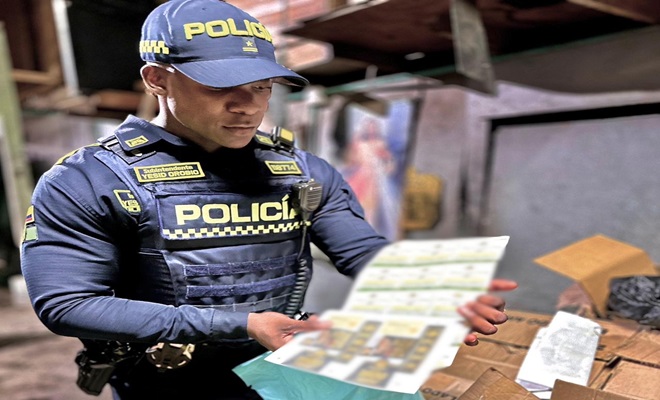 calcomanias incautadas