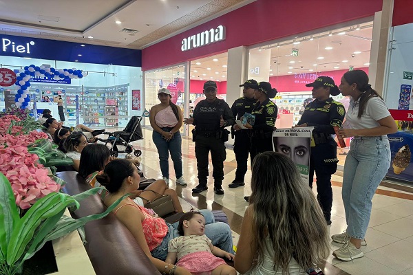 4 Policías, 5 ciudadanos