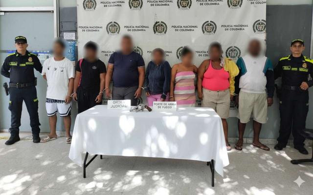 De acuerdo con las investigaciones, los capturados presuntamente ejercían control delictivo en el barrio Rebolo.