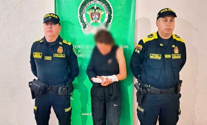 Dos polic&iacute;as, 1 capturado. 