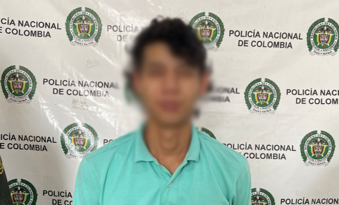 Captura en flagrancia de dos personas por el delito de hurto