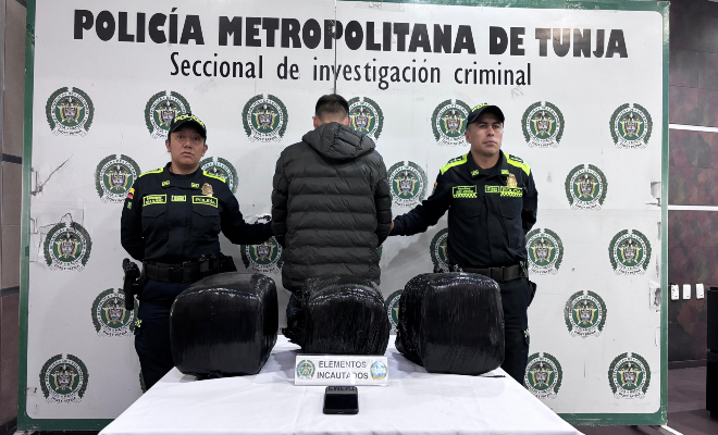 Dos polic&iacute;as, un capturado con 26.000 gramos de marihuana hallados en un veh&iacute;culo