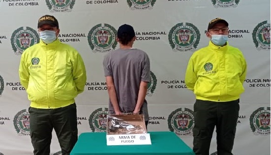 Capturado hombre en la ciudad de Armenia portando un arma de fuego ilegal