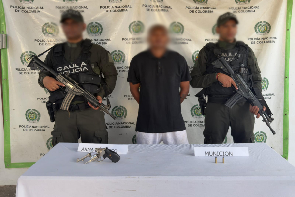 Dos polic&iacute;as, un capturado presunto integrante del ELN