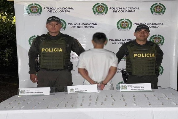 Dos Policías y un capturado por el delito de estupefacientes