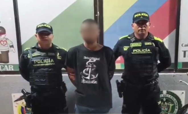 Dos polic&iacute;as, un capturado