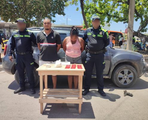 Pareja que transportaba más de mil dosis de estupefacientes en un vehículo, fue capturada por la Policía Nacional