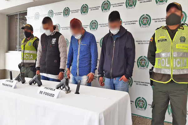  les_fue_hallado_tres_armas_traumáticas.